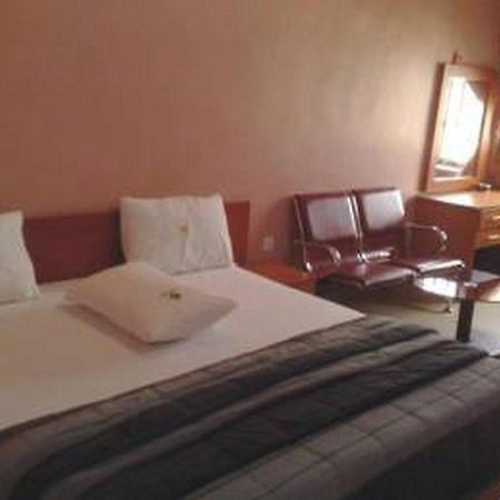 Room In Lodge - Londa Hotel And Suites Port Harcourt Kültér fotó