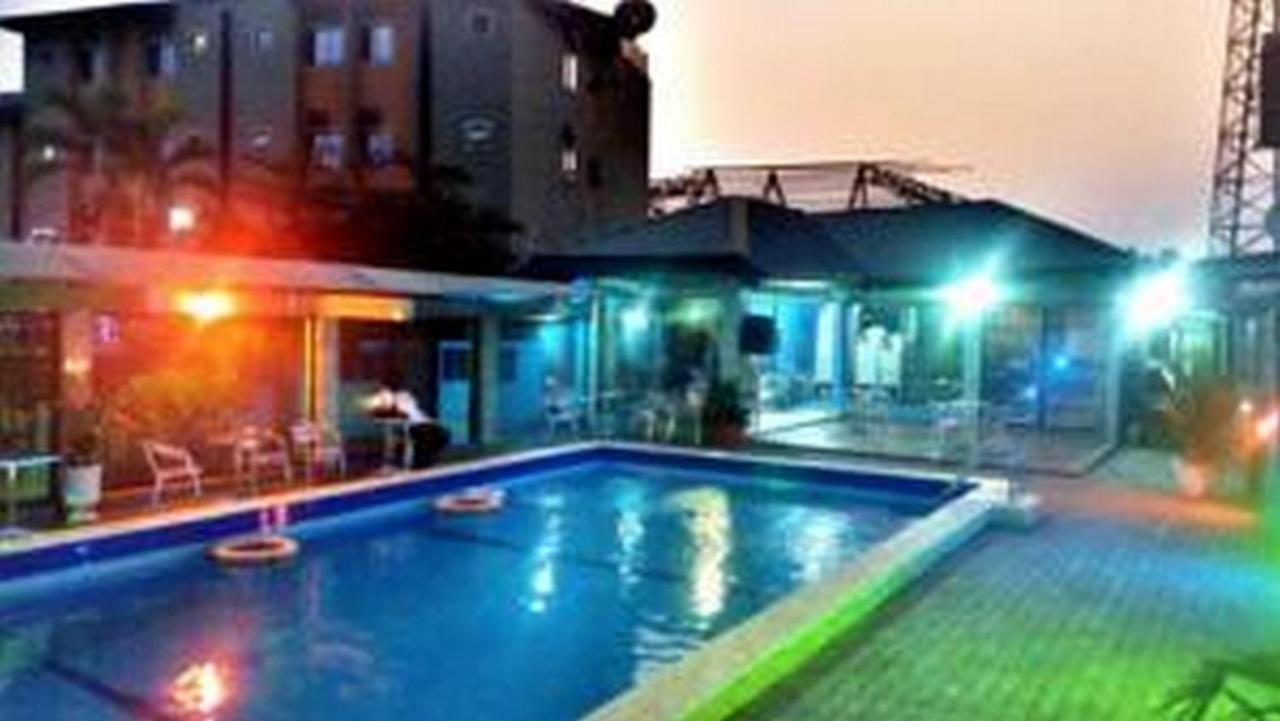 Room In Lodge - Londa Hotel And Suites Port Harcourt Kültér fotó