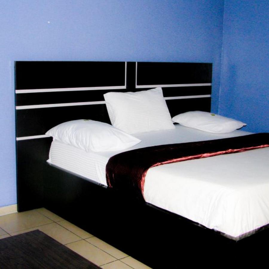 Room In Lodge - Londa Hotel And Suites Port Harcourt Kültér fotó