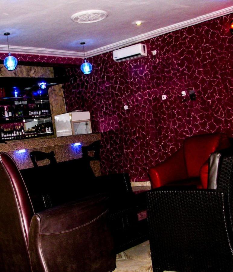 Room In Lodge - Londa Hotel And Suites Port Harcourt Kültér fotó